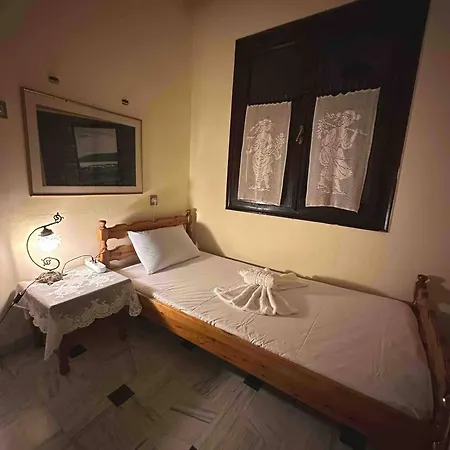 Arhondiko Estate Kato Polydendri فيلة *